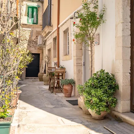 Il Cortile Sul Vicolo Giudecca By Wonderful Italy Apartment Syracuse